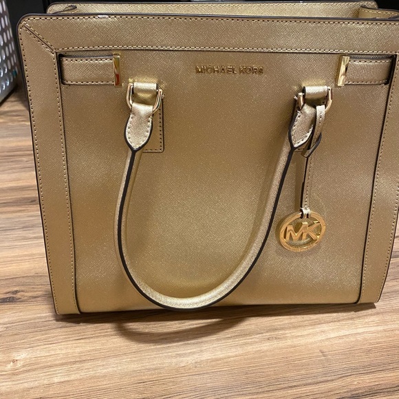 Michael Kors Gold Metallic Structured bag - Picture 8 of 8